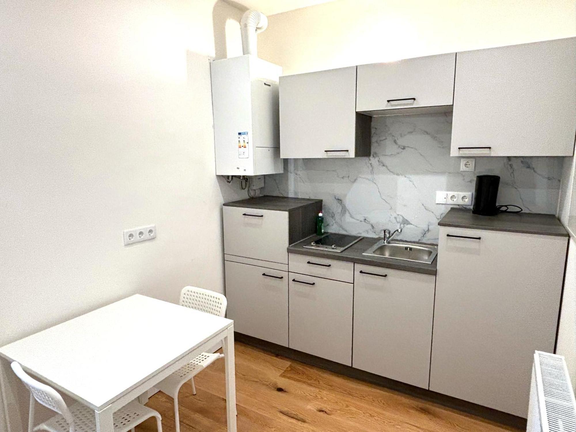 Traumhafte Wohnung Fuer 2, Walk In Dusche, Extra Kueche, Nespresso, Zentral Vienna Esterno foto